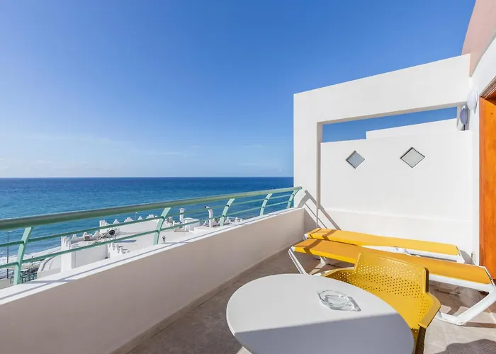 Playa Delphin 305 * Пуэрто-Наос